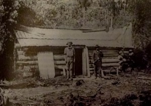 Dick Brown and George Francis, of Middlesex Station, renovating the log hut at the Black Bluff gold mine to accommodate Walter Malcolm Black, 1905. RE Smith photo courtesy of Charles Smith,