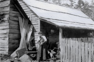 Louisa Brown with pet wallaby at Middlesex Station, 1910. RE Smith photo courtesy of Charles Smith.