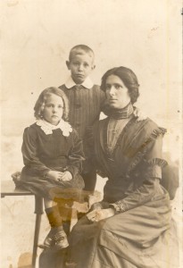 Annie with Lorna (left) and Phil (centre) c1913. Yeomans and Co photo, Melbourne. 